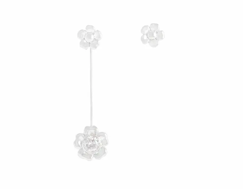 A Mother'S Cinquefeuille Floral Brooch 1