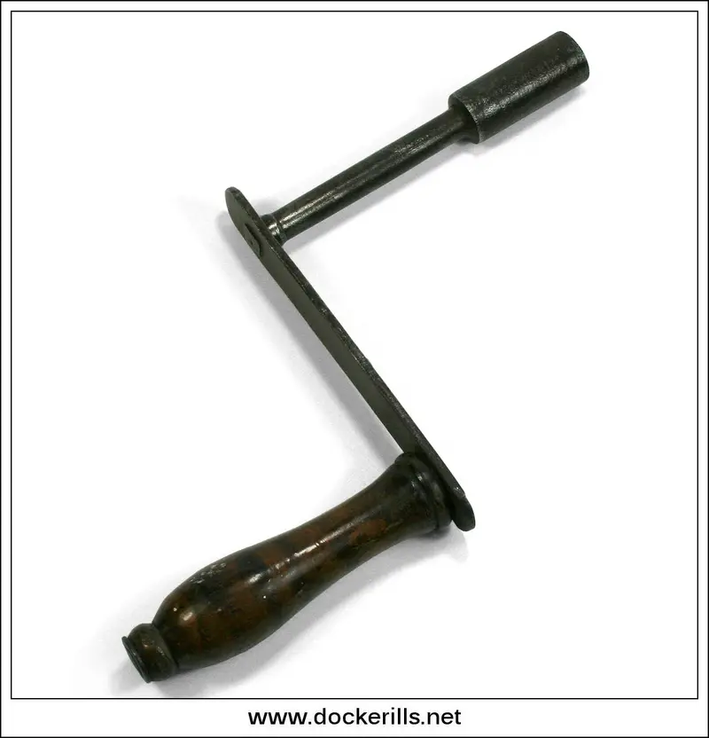 Antique Table Clock Winder – Brass Crank Key For Mechanical Timepieces 1