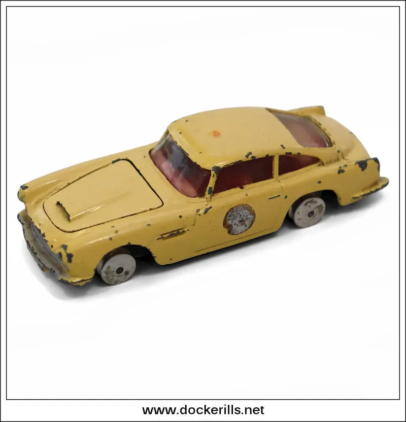 Corgi Aston Martin Db4 – Iconic British Sports Car, Pre-Restoration 1