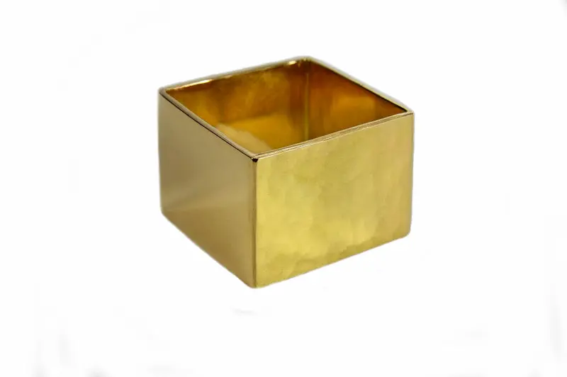 Hammered Cube-Shaped Ring Band 1