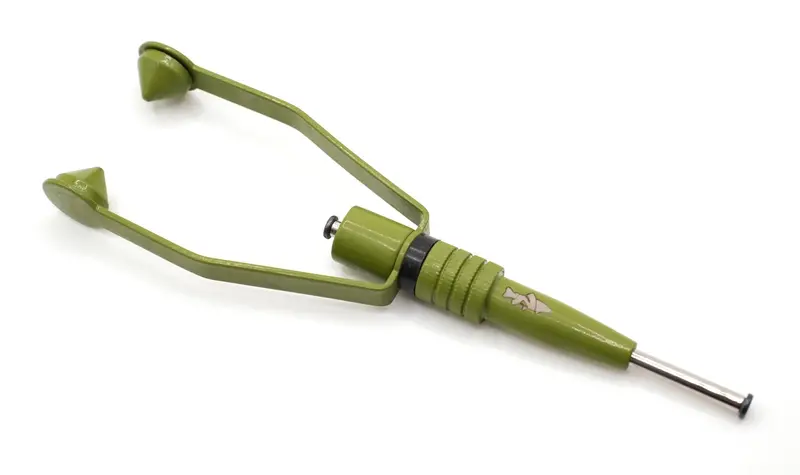 Nirvana Premium Fly Tying Bobbin – Ergonomic & Smooth-Feeding 1