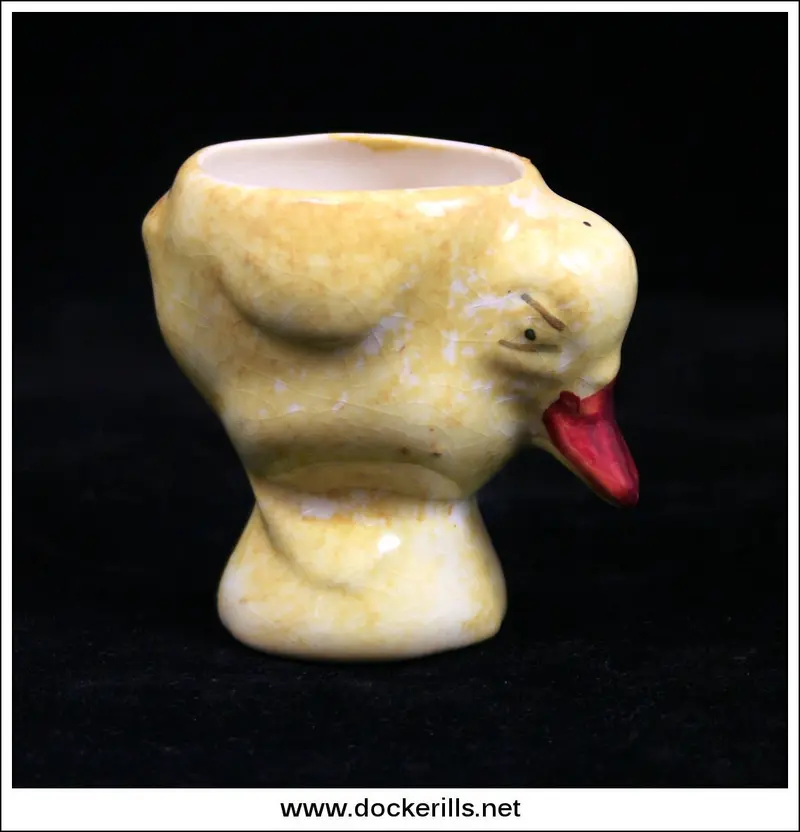 Retro Chick-Shaped Ceramic Egg Cup – Mid-Century Tableware Collectible 1