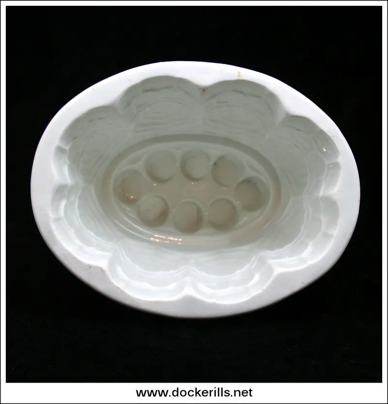 Vintage Three-Pint Oval Blancmange Mould – Antique Brass Or Tin 1
